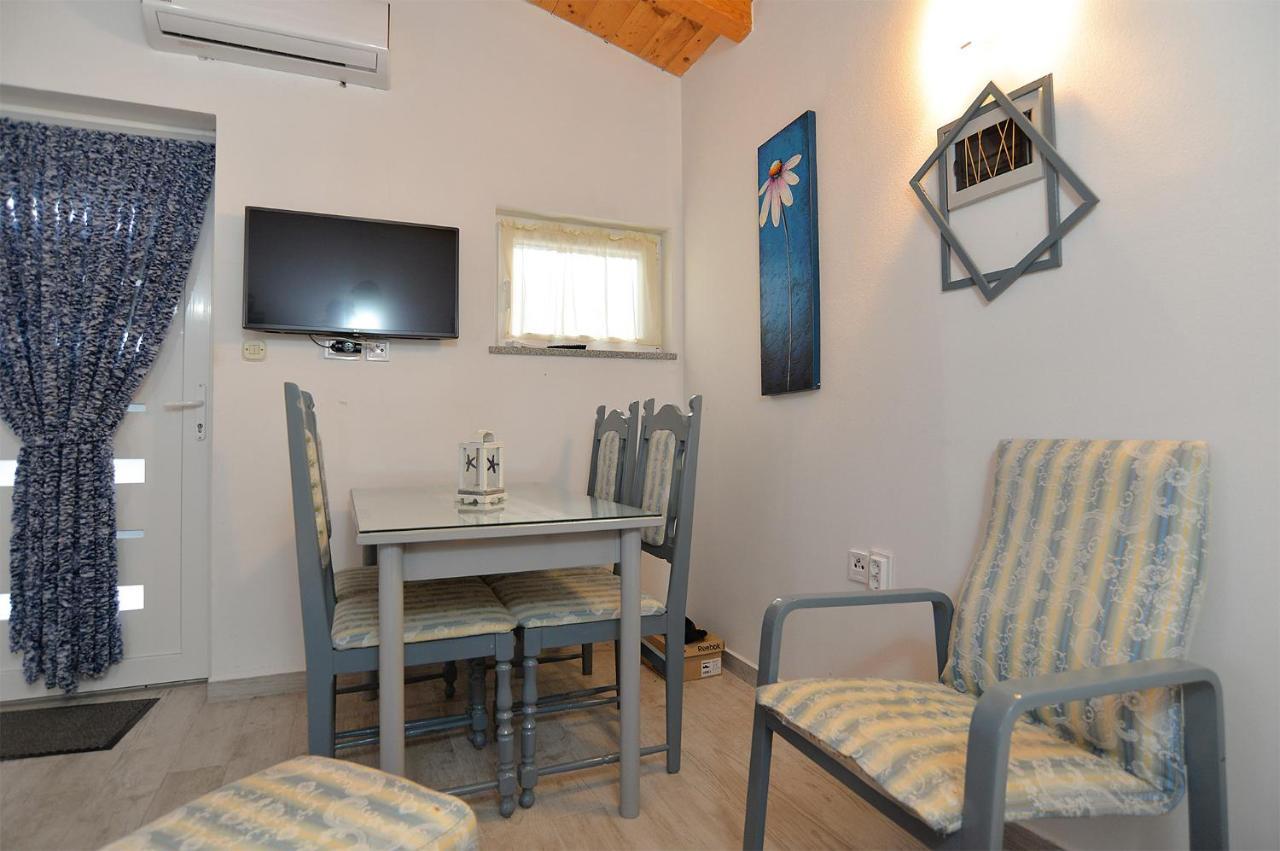 Apartments Jadranka 1279 Pomer Ngoại thất bức ảnh